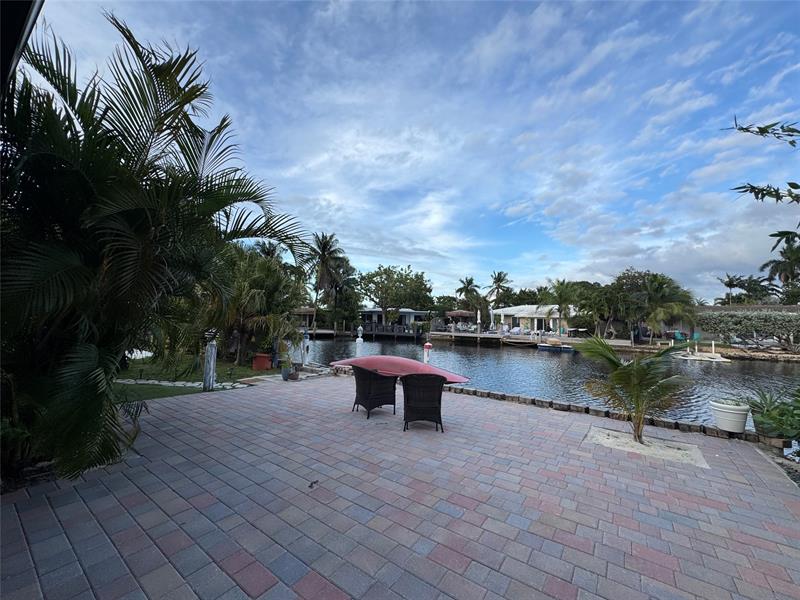 Image 9 of 59 For 2133 Coral Gardens Dr