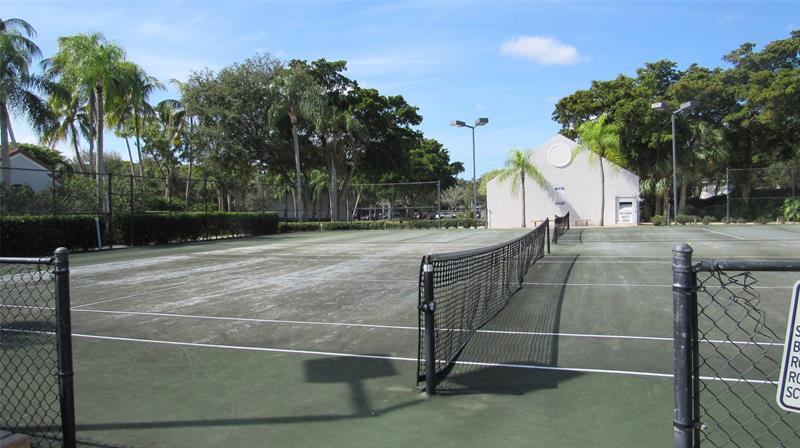 Image 10 of 23 For 701 Lyons Rd  13104