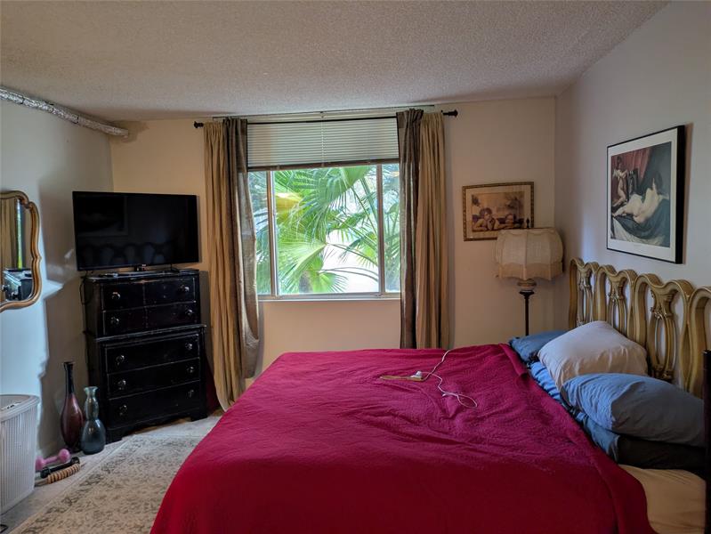 Image 19 of 23 For 701 Lyons Rd  13104