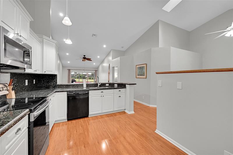 Image 11 of 25 For 7428 Pinewalk Dr S  18-4