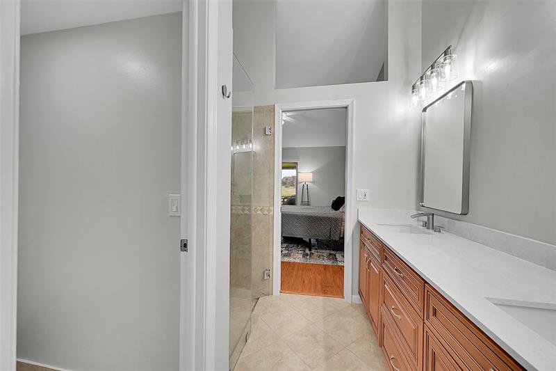 Image 12 of 25 For 7428 Pinewalk Dr S  18-4