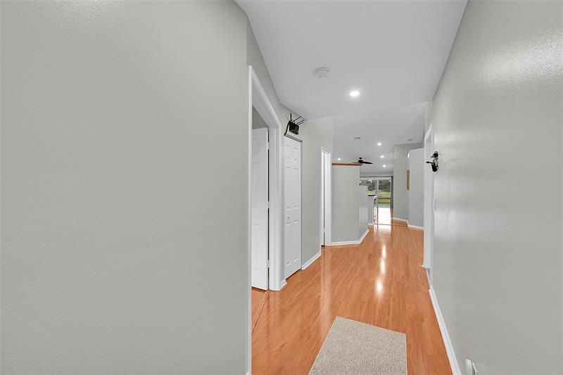 Image 22 of 25 For 7428 Pinewalk Dr S  18-4