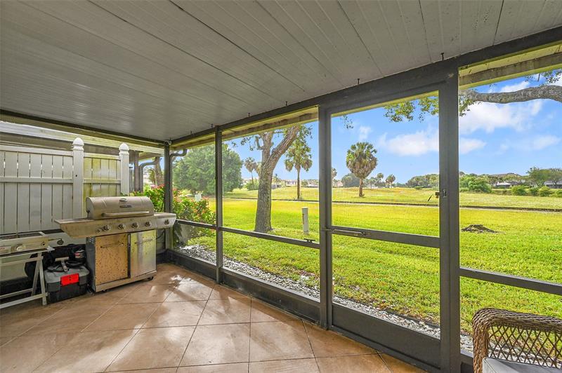 Image 3 of 25 For 7428 Pinewalk Dr S  18-4