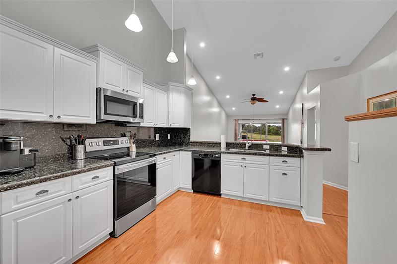 Image 7 of 25 For 7428 Pinewalk Dr S  18-4