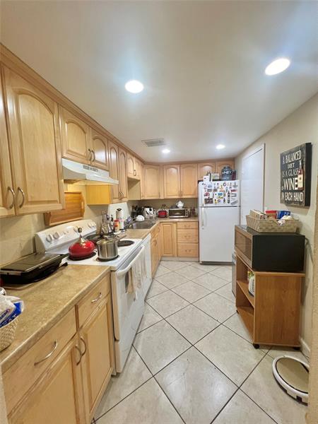 Image 8 of 44 For 1805 Sans Souci Blvd  403