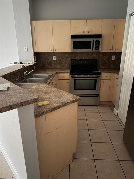 Image 4 of 12 For 1718 81st Way  1718