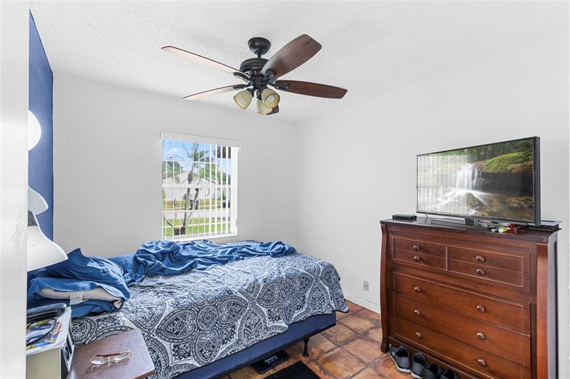 Image 21 of 35 For 7822 7th Ct  