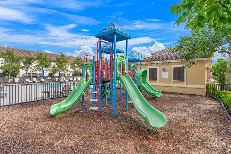 Image 25 of 25 For 9596 Town Parc Cir N  9596