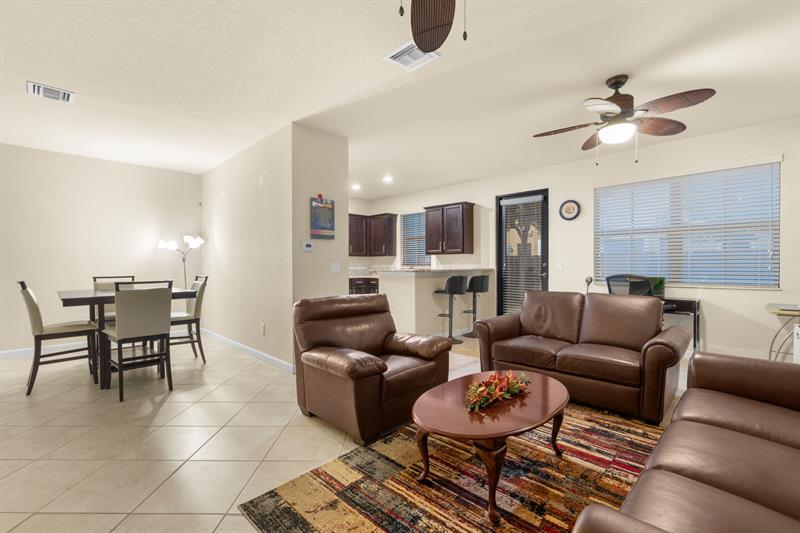 Image 6 of 25 For 9596 Town Parc Cir N  9596