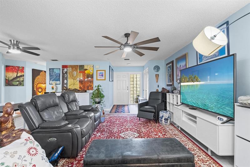 Image 12 of 39 For 3351 Emerald Oaks Dr 103