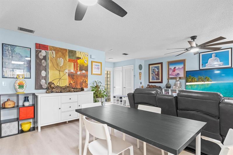 Image 14 of 39 For 3351 Emerald Oaks Dr 103