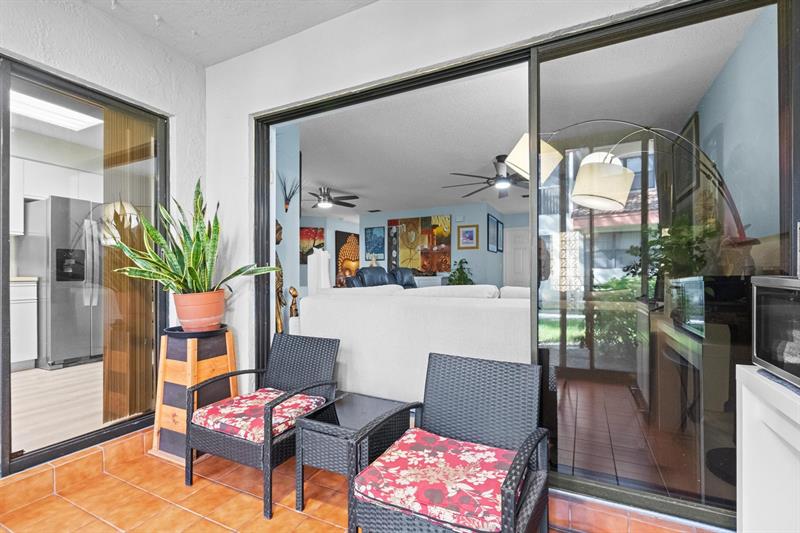 Image 20 of 39 For 3351 Emerald Oaks Dr 103