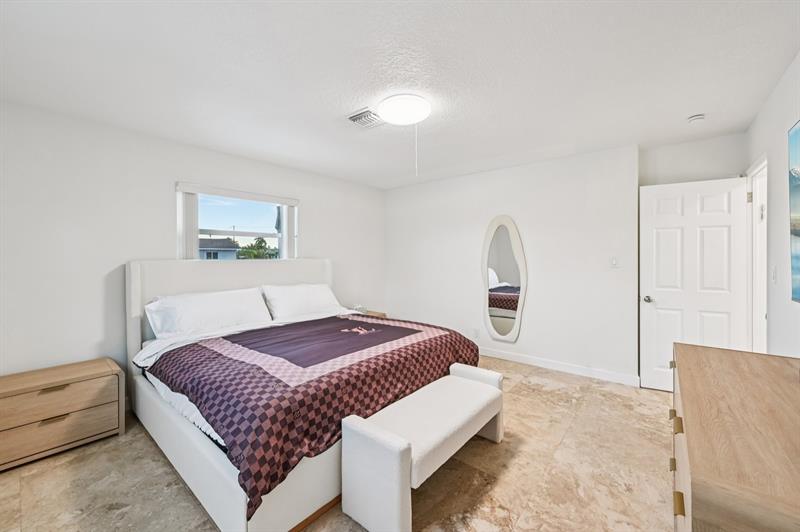 Image 18 of 39 For 600 5th Ct  