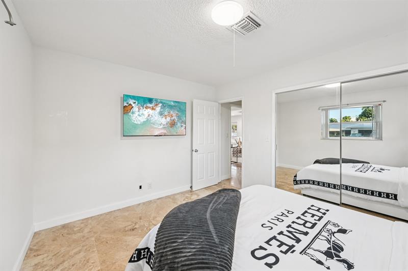 Image 24 of 39 For 600 5th Ct  