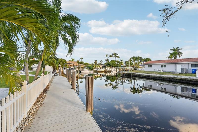 Image 32 of 39 For 600 5th Ct  