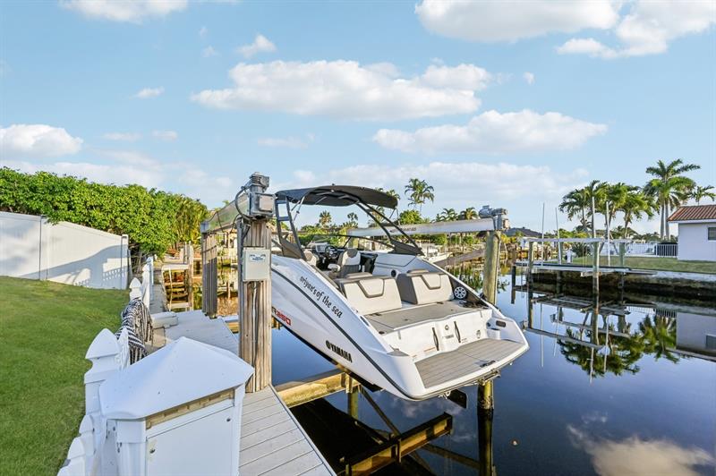 Image 33 of 39 For 600 5th Ct  