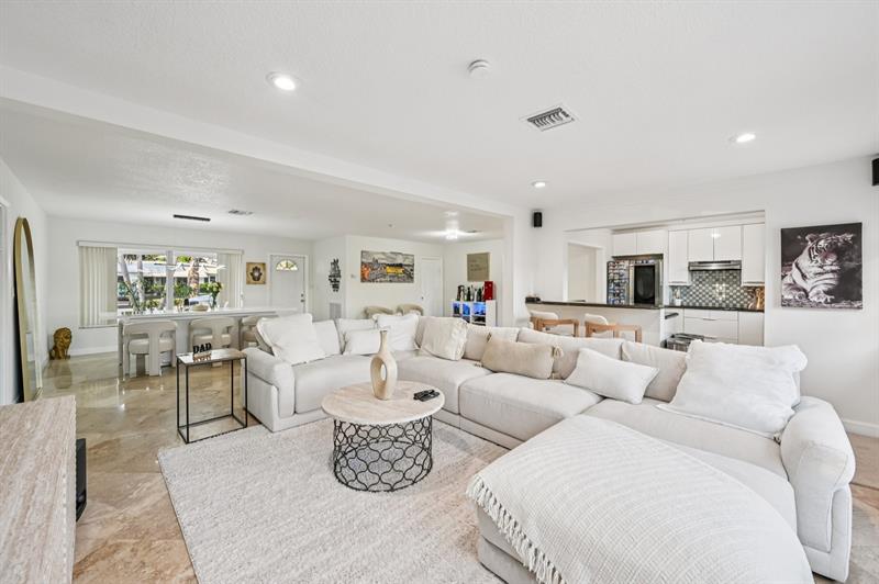 Image 8 of 39 For 600 5th Ct  