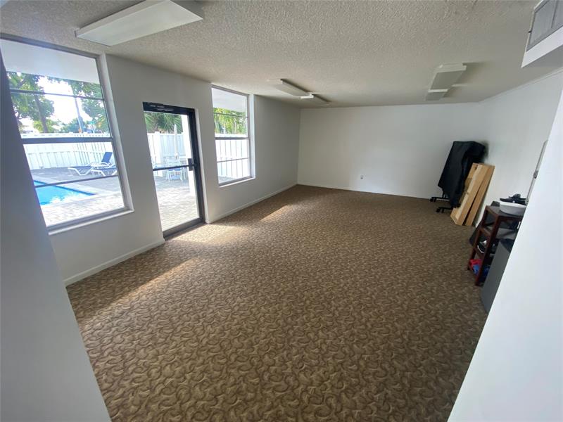 Image 11 of 13 For 6000 22nd Way 1f