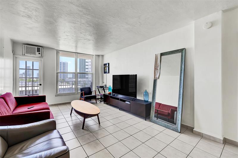 Image 10 of 30 For 1300 Lincoln Rd  D-804