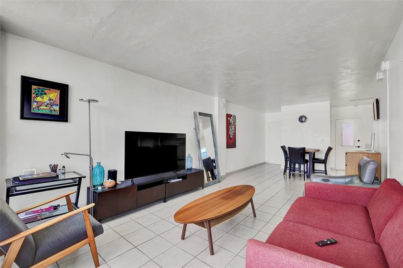 Image 11 of 30 For 1300 Lincoln Rd  D-804