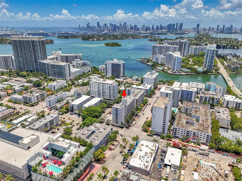 Image 25 of 30 For 1300 Lincoln Rd  D-804