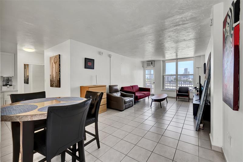 Image 6 of 30 For 1300 Lincoln Rd  D-804