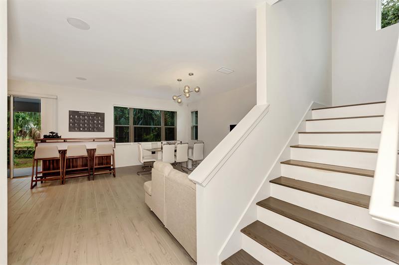 Image 23 of 48 For 2587 Temple Street