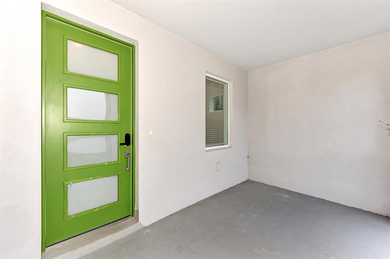 Image 3 of 48 For 2587 Temple Street