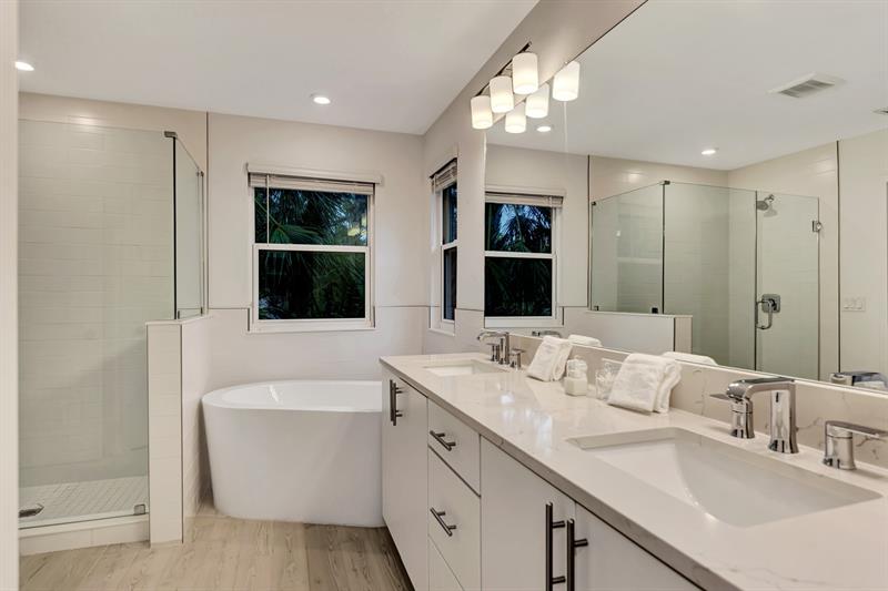 Image 31 of 48 For 2587 Temple Street