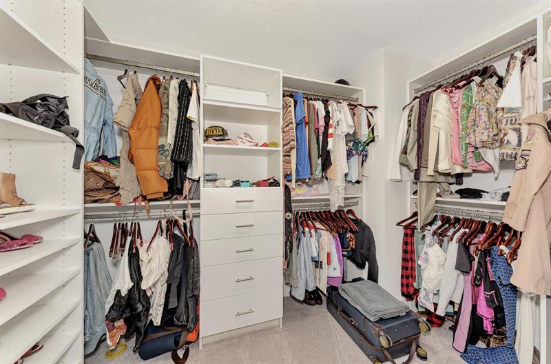 Image 34 of 48 For 2587 Temple Street