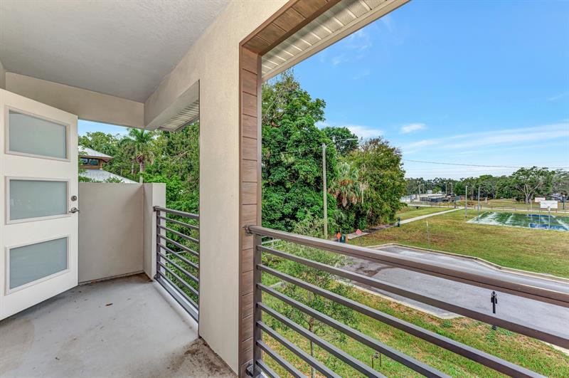 Image 44 of 48 For 2587 Temple Street