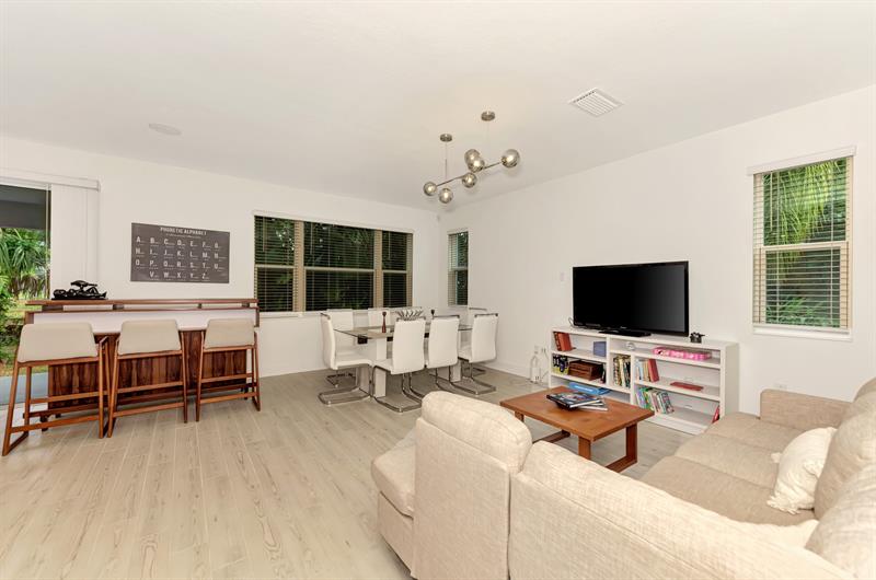 Image 7 of 48 For 2587 Temple Street