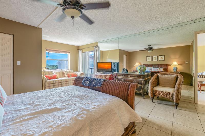 Image 22 of 65 For 3930 Inverrary Blvd  608 D