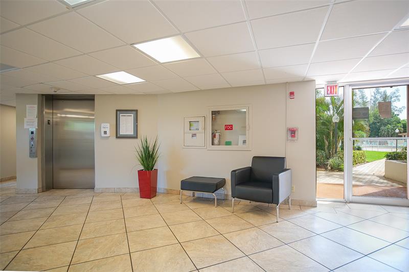 Image 45 of 65 For 3930 Inverrary Blvd  608 D