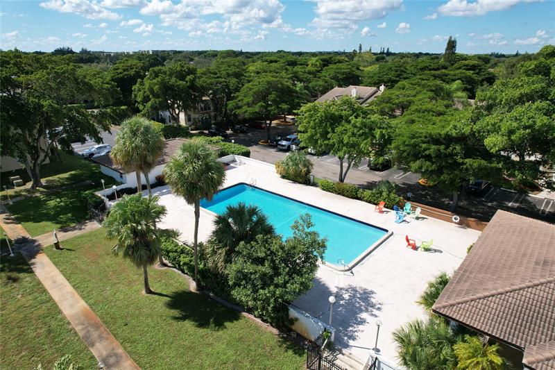 Image 35 of 37 For 2710 Riverside Dr  201