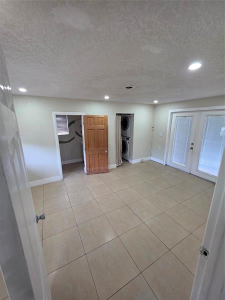 Image 11 of 27 For 341 Delaware Ave