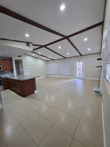 Image 9 of 27 For 341 Delaware Ave