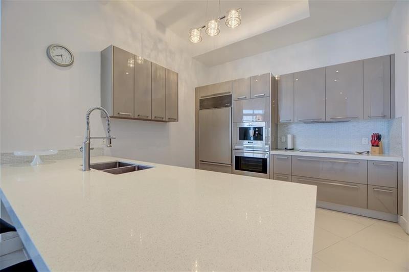 Image 11 of 42 For 15901 Collins Ave Ph4303