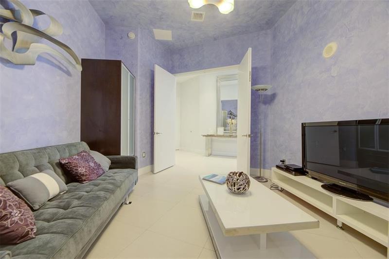 Image 21 of 42 For 15901 Collins Ave Ph4303