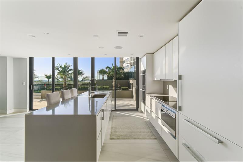 Image 14 of 47 For 730 Ocean Blvd  404