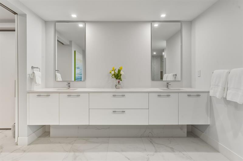 Image 19 of 47 For 730 Ocean Blvd  404