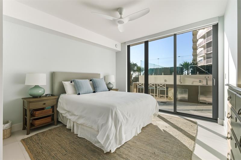 Image 21 of 47 For 730 Ocean Blvd  404