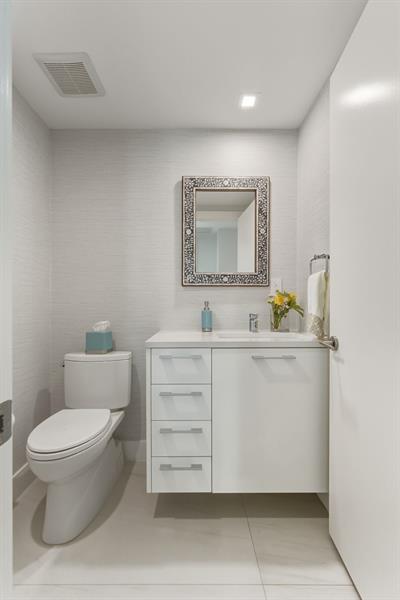 Image 27 of 47 For 730 Ocean Blvd  404