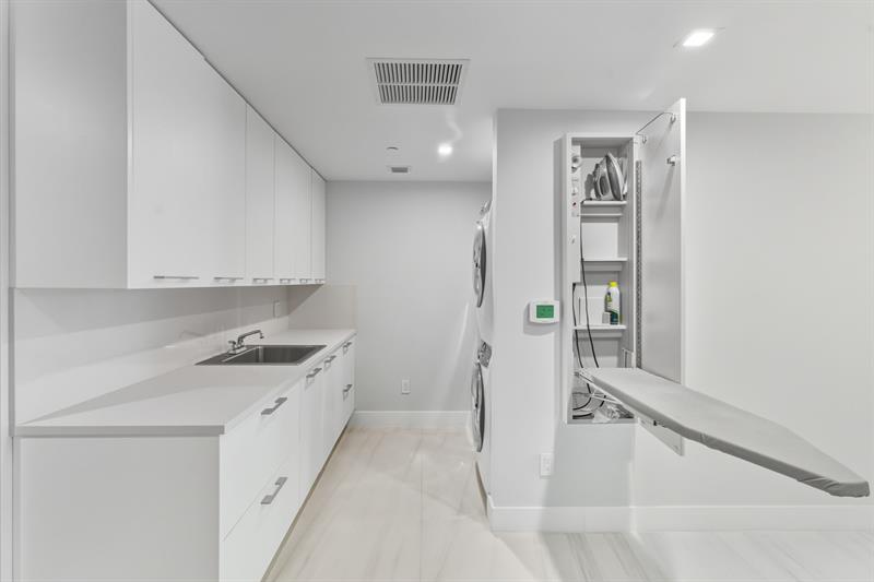 Image 28 of 47 For 730 Ocean Blvd  404