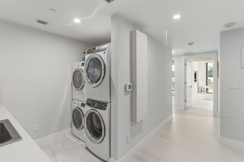 Image 29 of 47 For 730 Ocean Blvd  404