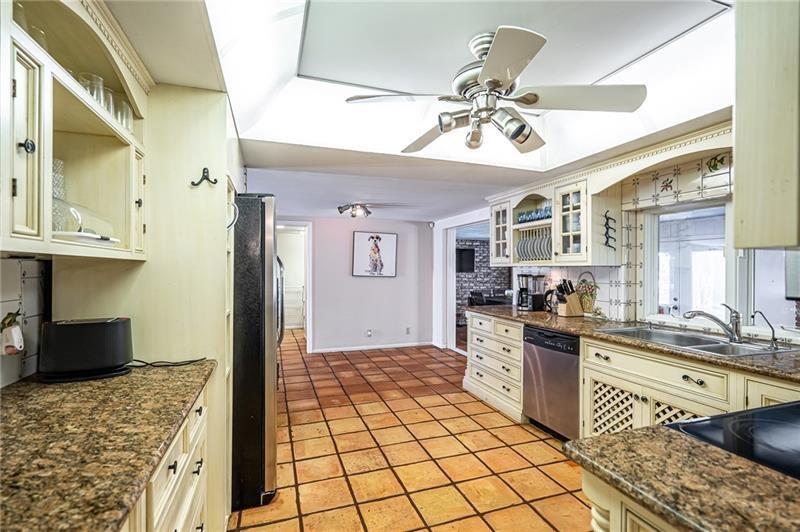 Image 9 of 30 For 4620 25th Ave