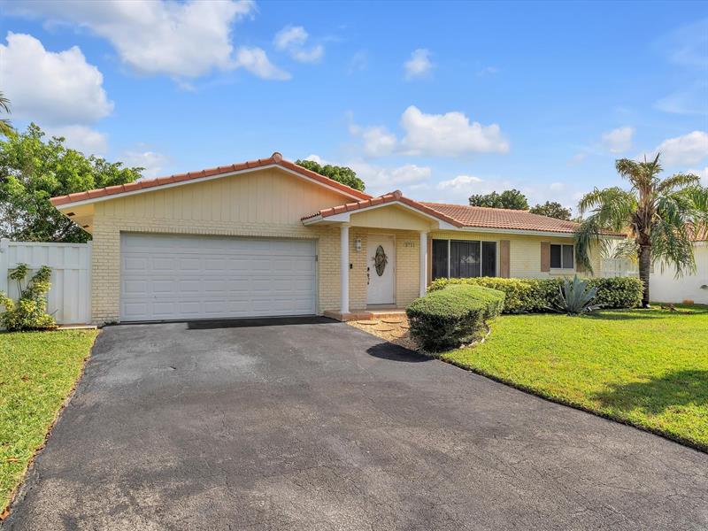 Details for 3721 114th Ln, Coral Springs, FL 33065