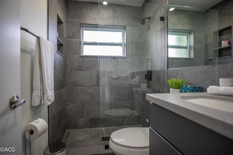 Image 11 of 13 For 19 16th St  