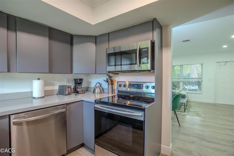 Image 4 of 13 For 19 16th St  