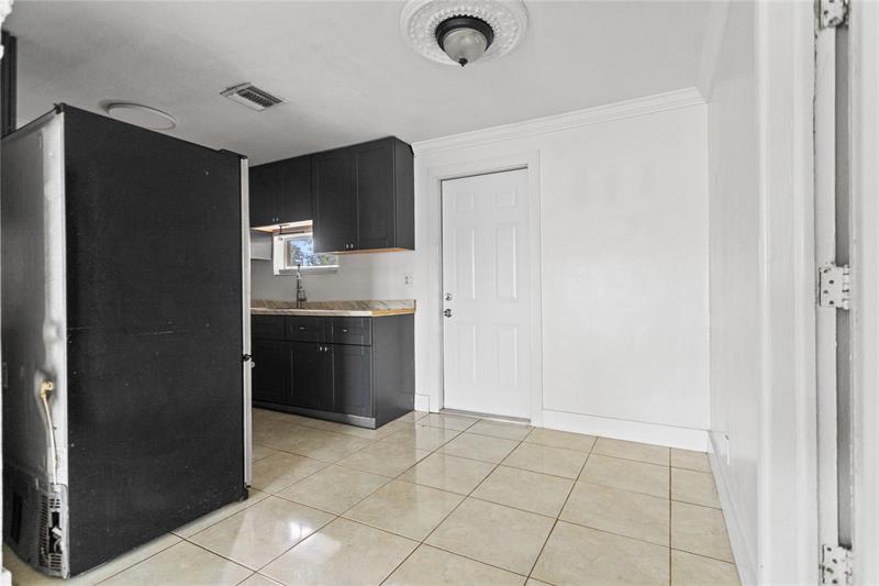 Image 16 of 47 For 4184 49th Ct